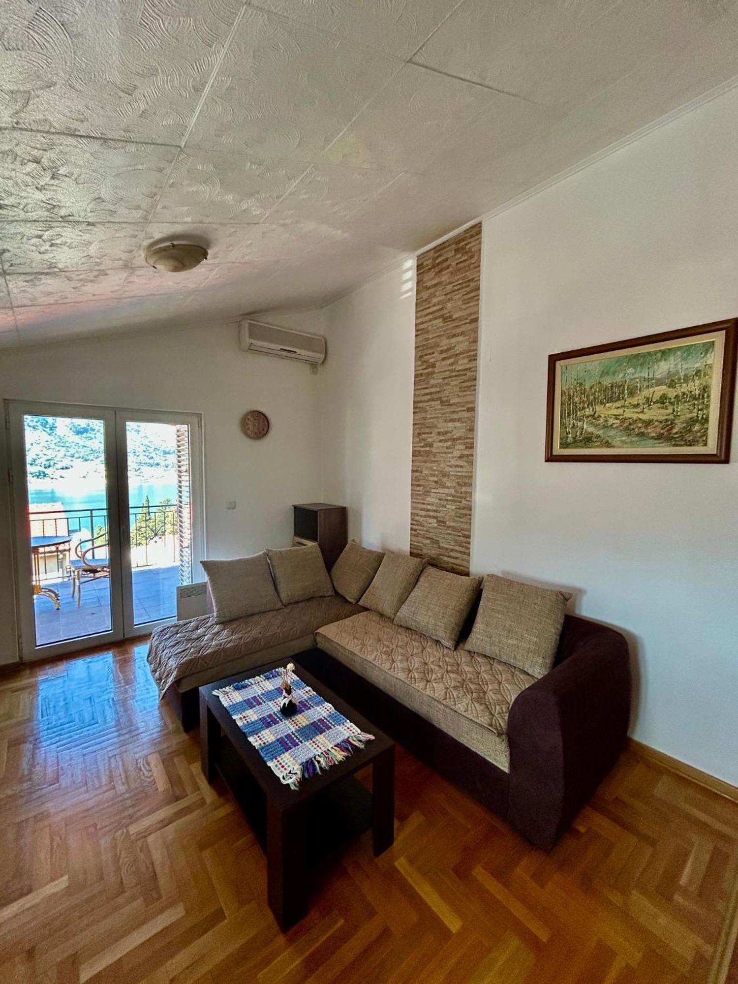 Apartments Lazarevic Cattaro Esterno foto